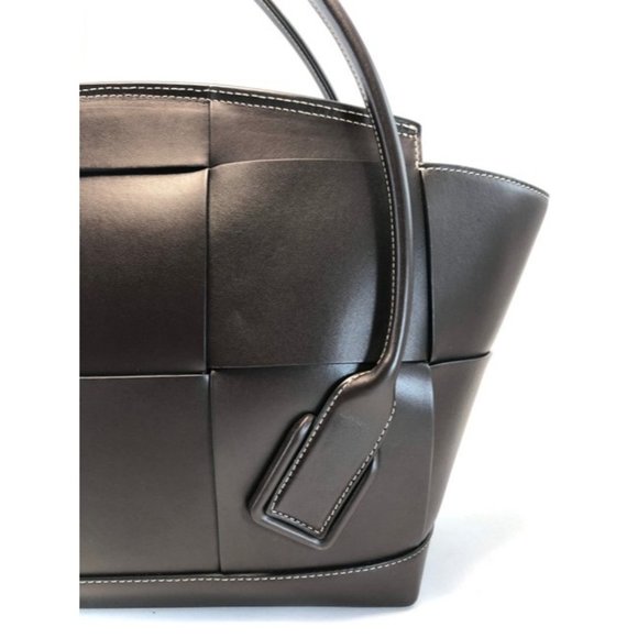 BOTTEGA VENETA Medium Arco Dark Grape Leather Tote - Picture 4 of 13